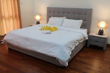 Kiara Peak (Puncak Kiara)