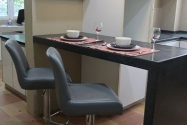 Kiara Peak (Puncak Kiara)