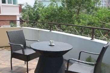 Kiara Peak (Puncak Kiara)