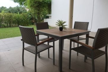 IOI Beverly Row @ IOI Resort City