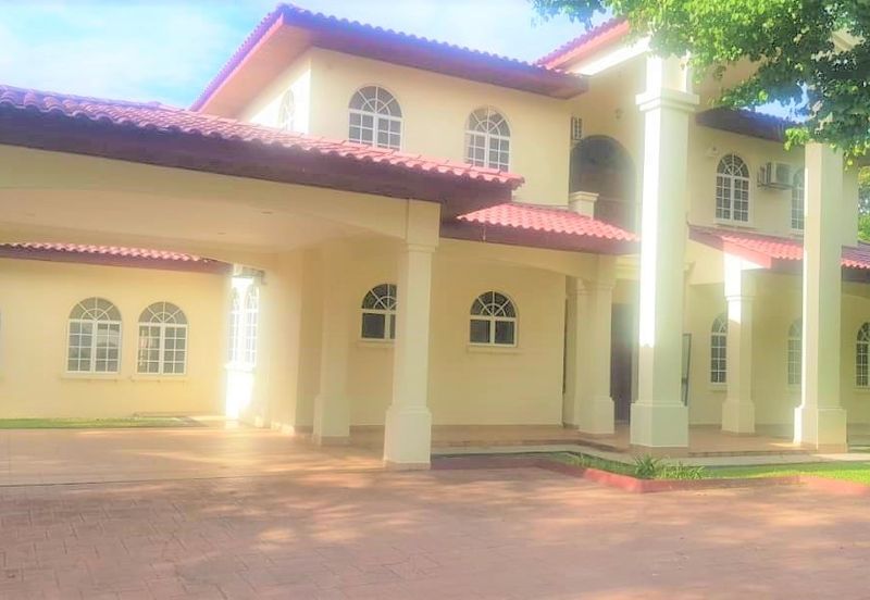 IOI Beverly Row @ IOI Resort City