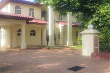 IOI Beverly Row @ IOI Resort City