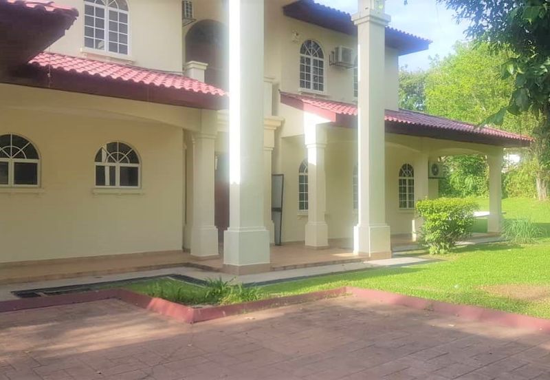 IOI Beverly Row @ IOI Resort City