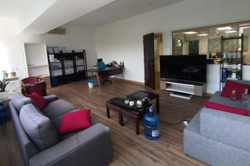 JALAN KAMPAR, OFF JALAN TUN RAZAK, KL SHOP FOR SALE