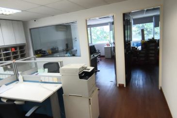 JALAN KAMPAR, OFF JALAN TUN RAZAK, KL SHOP FOR SALE