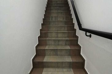 JALAN KAMPAR, OFF JALAN TUN RAZAK, KL SHOP FOR SALE