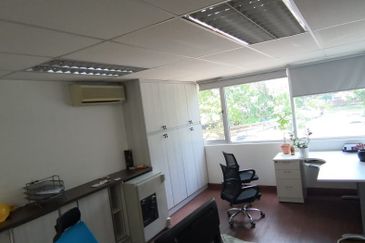 JALAN KAMPAR, OFF JALAN TUN RAZAK, KL SHOP FOR SALE