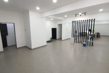 JALAN KAMPAR, OFF JALAN TUN RAZAK, KL SHOP FOR SALE