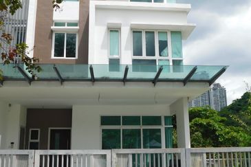 Rafflesia @ The Hill