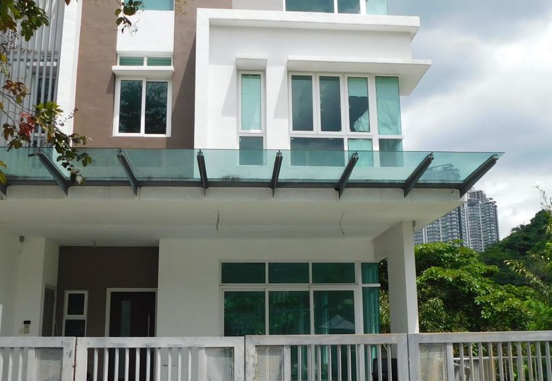 Rafflesia @ The Hill