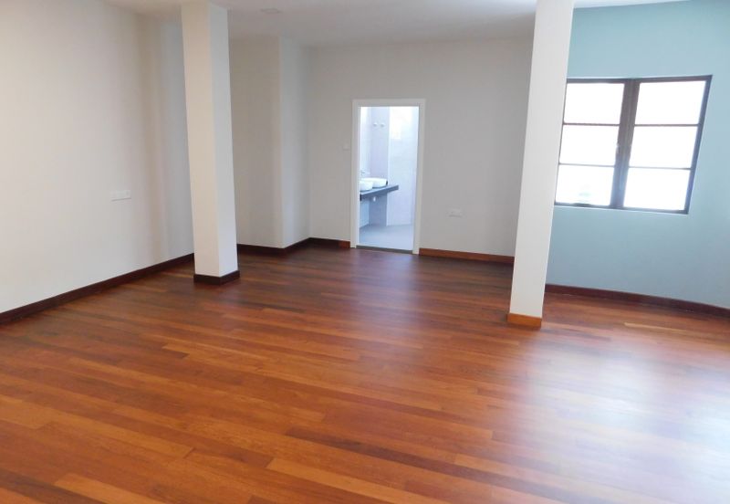 Jalan Bukit Antarabangsa 