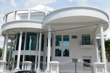 Jalan Bukit Antarabangsa 