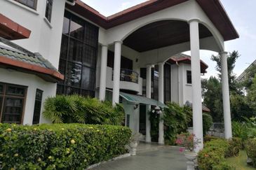 Bukit Pantai (Pantai Hill)