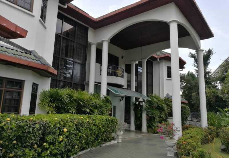 Bukit Pantai (Pantai Hill)