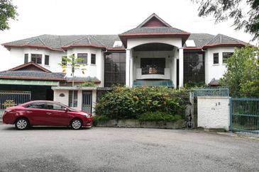 Bukit Pantai (Pantai Hill)