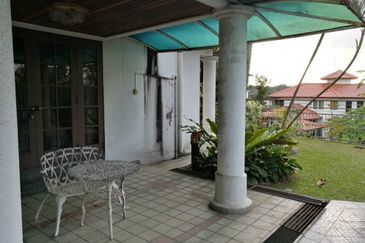 Bukit Pantai (Pantai Hill)