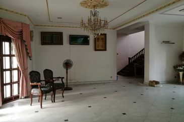 Bukit Pantai (Pantai Hill)