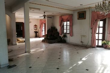 Bukit Pantai (Pantai Hill)