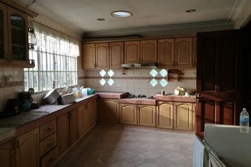 Bukit Pantai (Pantai Hill)