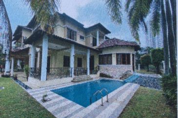 Kiara Peak (Puncak Kiara)