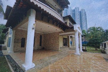 Kiara Peak (Puncak Kiara)