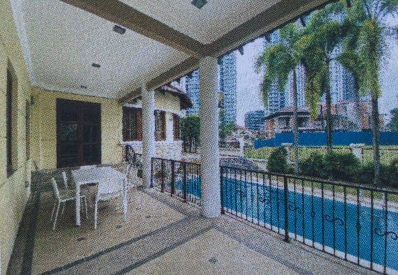 Kiara Peak (Puncak Kiara)