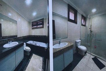 Kiara Peak (Puncak Kiara)