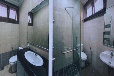 Kiara Peak (Puncak Kiara)