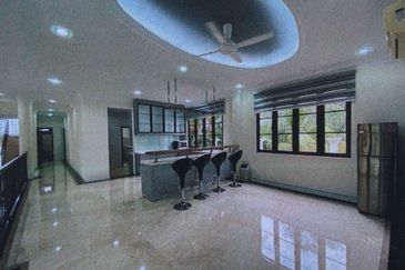 Kiara Peak (Puncak Kiara)