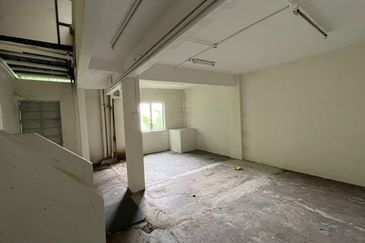 JALAN PAHANG, SETAPAK, 3 STOREY SHOP FOR SALE