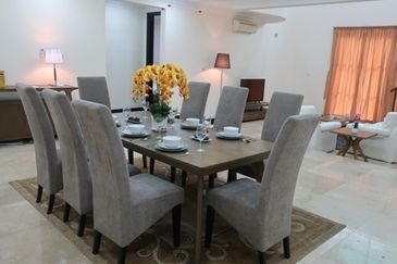 Kiara Peak (Puncak Kiara)