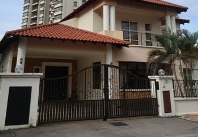 Kiara Peak (Puncak Kiara)