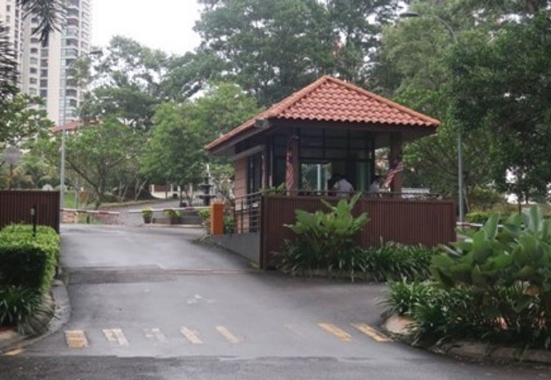 Kiara Peak (Puncak Kiara)