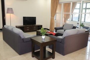 Kiara Peak (Puncak Kiara)