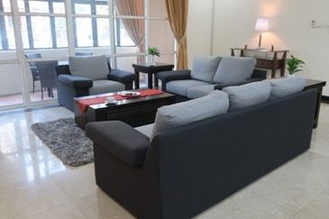 Kiara Peak (Puncak Kiara)