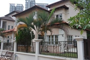 Kiara Peak (Puncak Kiara)