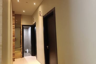 CANGKAT BUKIT BINTANG, BUKIT CEYLON, SHOWROOM GALLERY FOR SALE