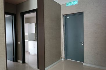 CANGKAT BUKIT BINTANG, BUKIT CEYLON, SHOWROOM GALLERY FOR SALE