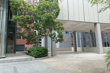 CANGKAT BUKIT BINTANG, BUKIT CEYLON, SHOWROOM GALLERY FOR SALE