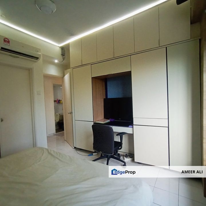 Corner & Furnished nearby LRT Puchong Perdana Prim, Selangor, Puchong