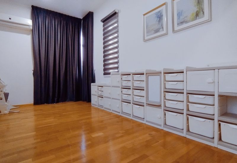 Symphony Hills Schumann