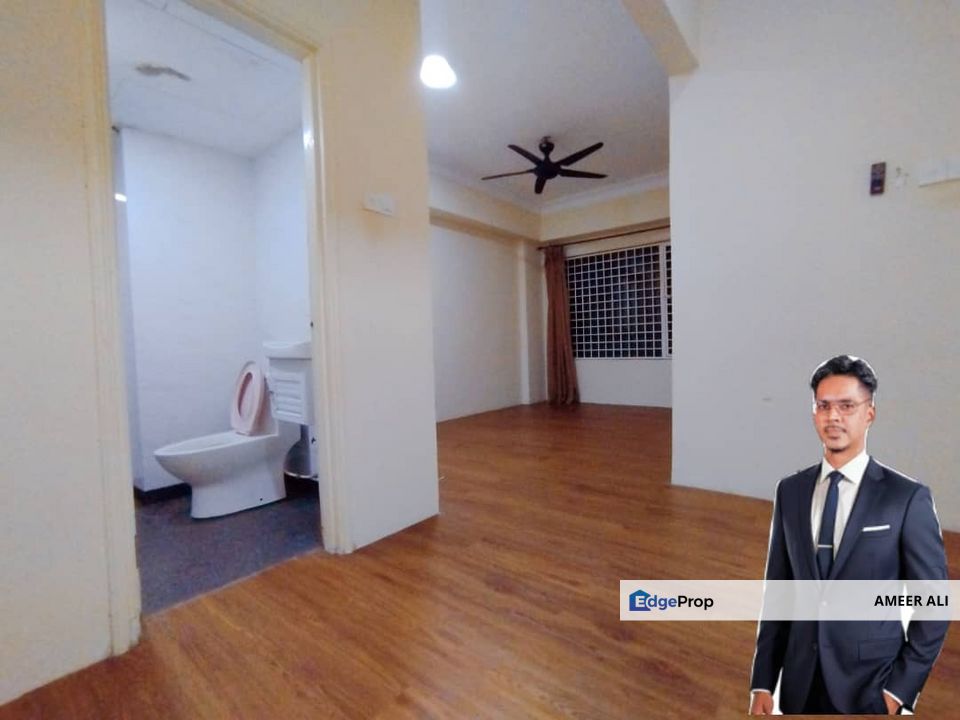 Luxury Renovated Penthouse with Pool & Lake View – Vista Millennium

, Selangor, Puchong