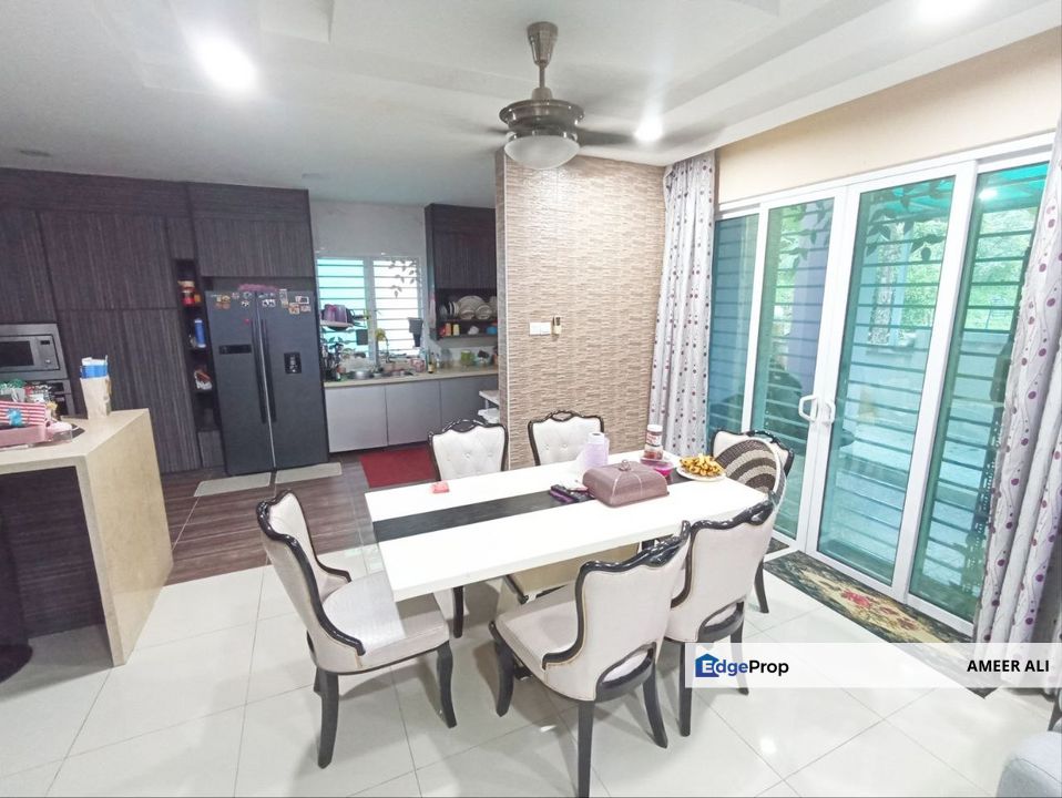 Saujana Putra Semi-D Corner Lot Extended, Tanah Luas & Fully Reno Pulak Tu, Selangor, Kuala Langat