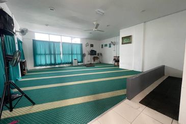 Puncak Hijauan (Hijauan Heights)