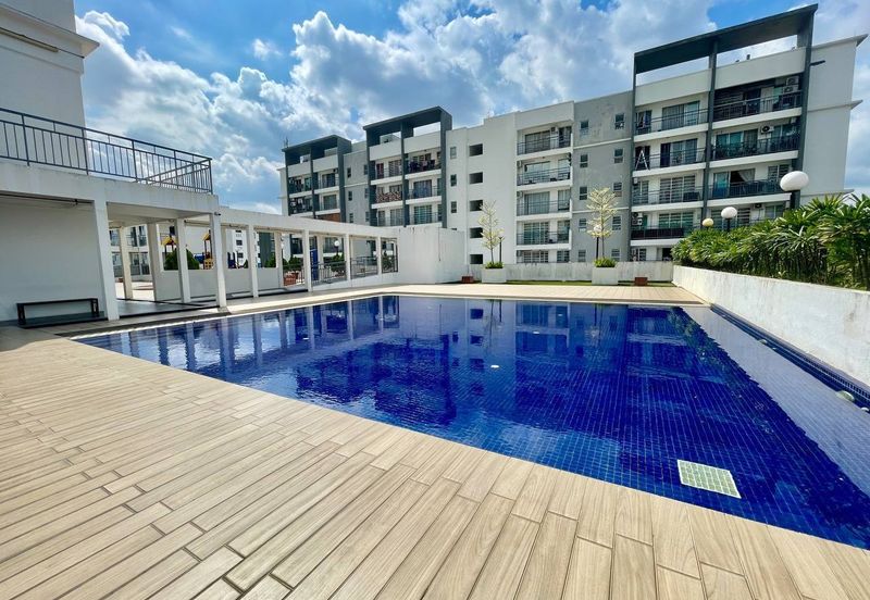 Puncak Hijauan (Hijauan Heights)