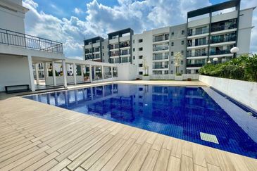 Puncak Hijauan (Hijauan Heights)