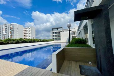 Puncak Hijauan (Hijauan Heights)