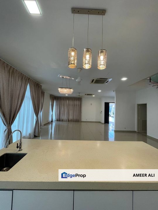 Elegant 3-Storey Semi-D Clover Cyberjaya Prosperous Living Awaits for Rent, Selangor, Cyberjaya