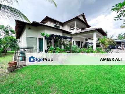 Spacious Double Storey Bangi Bungalow with Private Swimming Pool & Big Land, Selangor, Bangi