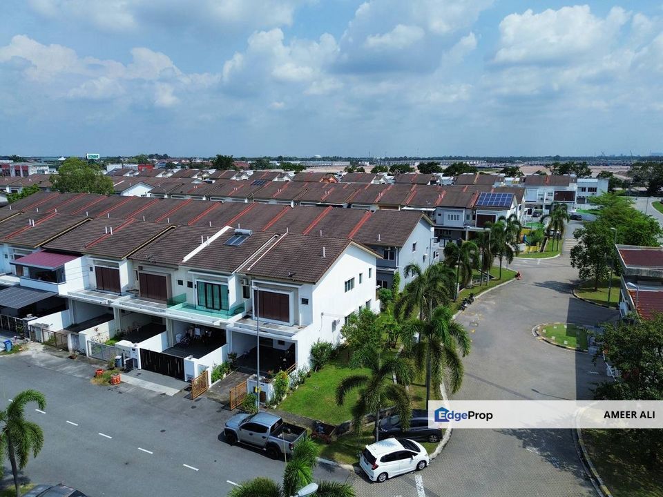 Freehold Gated 2 Storey Terrace End Lot Taman Jaromas Zinnia Jenjarom , Selangor, Jenjarom